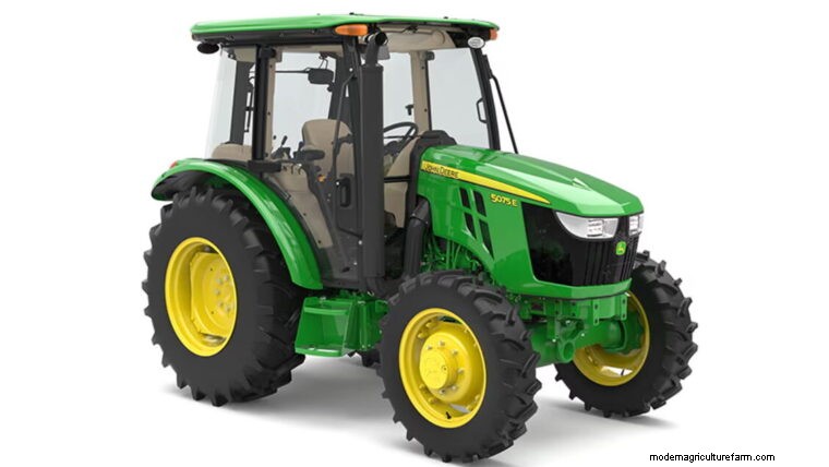 John Deere 5075E トラクター:小規模農場向けのパワーと多用途性 