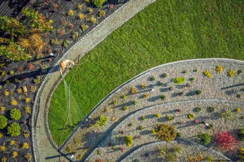Kosten voor landschapsarchitectuur in Californië:gemiddelde prijs per vierkante voet | [Jaar] 