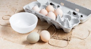 Huevos soplados de bricolaje:un sencillo tutorial de artesanía para propietarios de pollos 