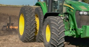 トラクター タイヤの重量ガイド:サイズ、影響、チャート 