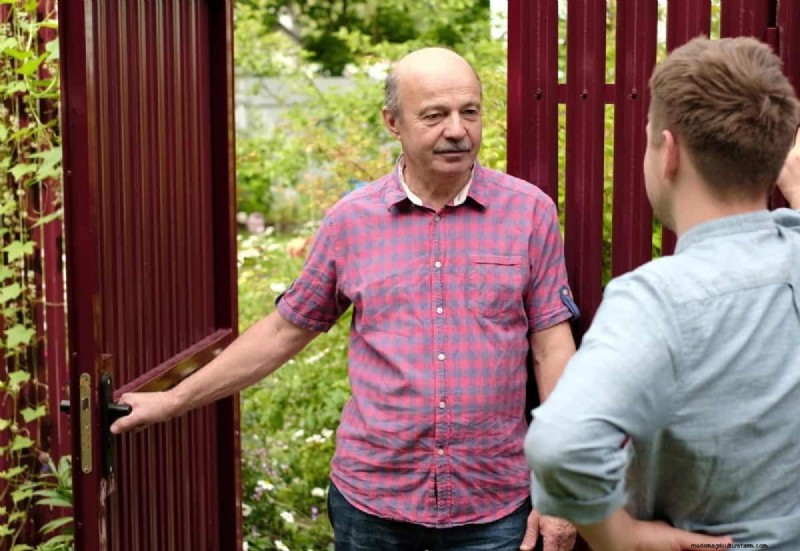 Entfernen invasiver Pflanzen, die Grundstücksgrenzen überschreiten:Ihre gesetzlichen Rechte 