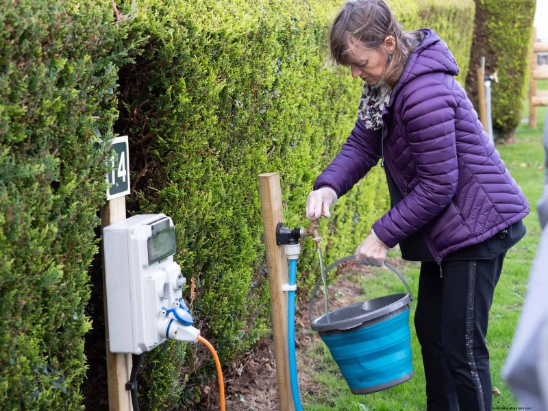 Master Plant Watering:15 veelvoorkomende fouten en hoe u deze kunt oplossen 