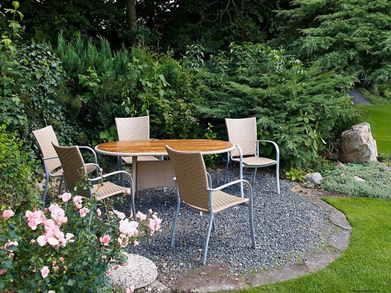 Droogtebestendig tuinieren:7 bewezen technieken voor een bloeiende tuin 