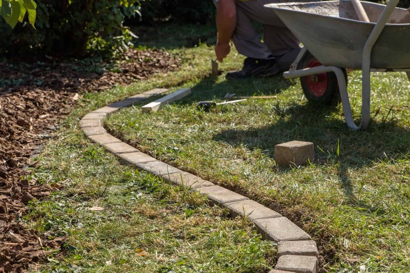 Boost Curb Appeal:een eenvoudige plantengids voor de voortuin 