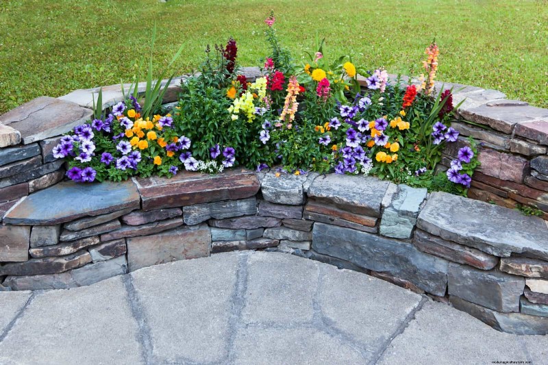 Beste Randideen für Gehwege und Gartenränder | Depositphotos 