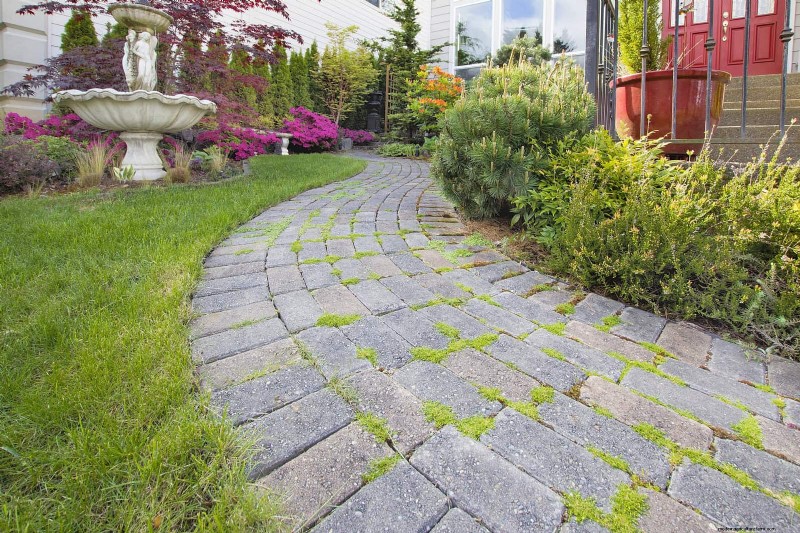 Beste Randideen für Gehwege und Gartenränder | Depositphotos 