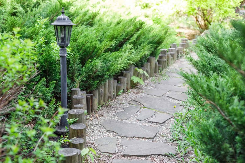 Beste Randideen für Gehwege und Gartenränder | Depositphotos 