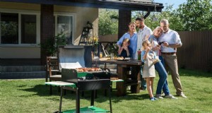 Verwandeln Sie Ihren Garten:30 einfache Landschaftsgestaltungsideen für die Grillsaison 