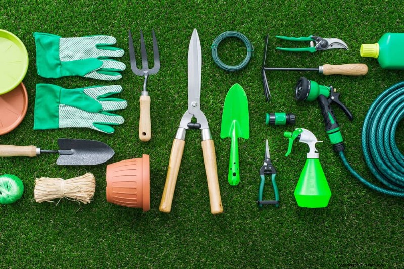 Essentiële tuingereedschap voor beginners:bouw een bloeiende tuin 
