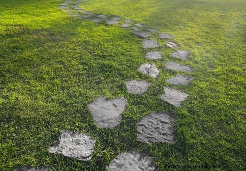 あなたの庭を変える:15 の素晴らしい庭の小道のアイデア 