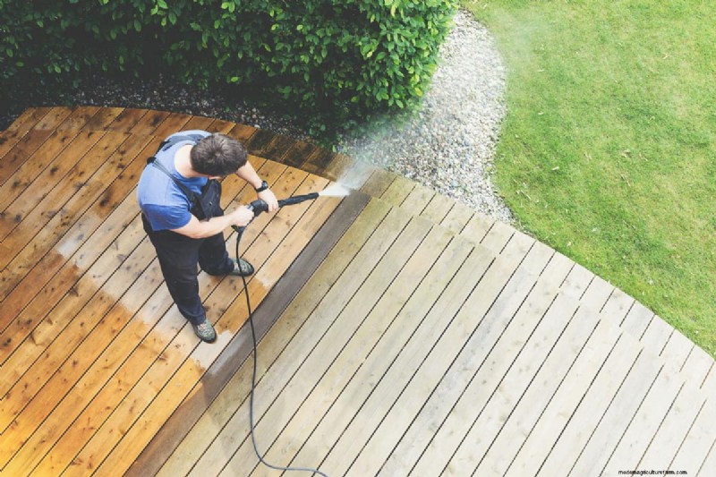 Unverzichtbare Gartengeräte für den Herbst:Bereiten Sie Ihren Garten auf den Winter vor 
