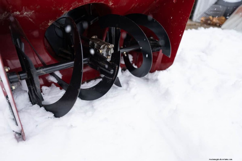 Startanleitung für die Schneefräse Troy Bilt:Eine Schritt-für-Schritt-Anleitung 