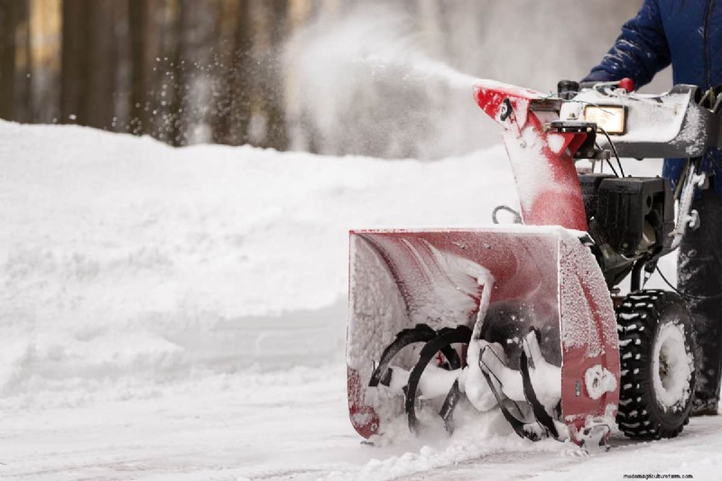 Startanleitung für die Schneefräse Troy Bilt:Eine Schritt-für-Schritt-Anleitung 