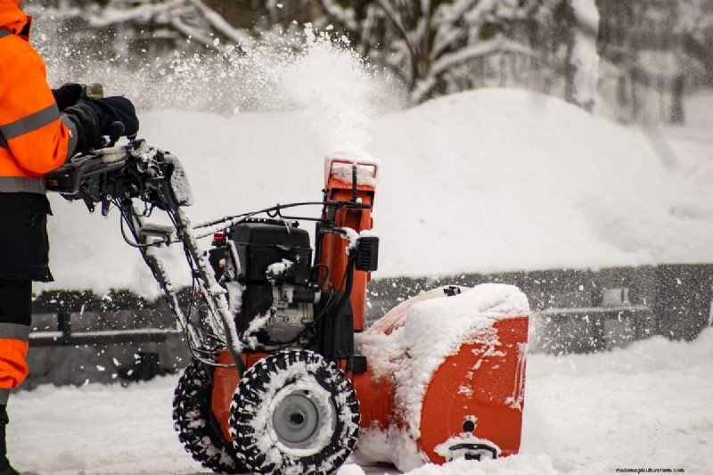 Cub Cadet e spazzaneve Husqvarna:un confronto completo 