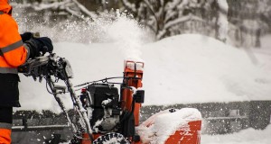 Cub Cadet versus Husqvarna-sneeuwblazers:een uitgebreide vergelijking 