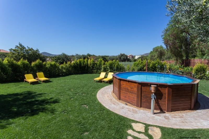 Reparatur von oberirdischen Poollöchern:Eine vollständige Anleitung und Gartensanierung 