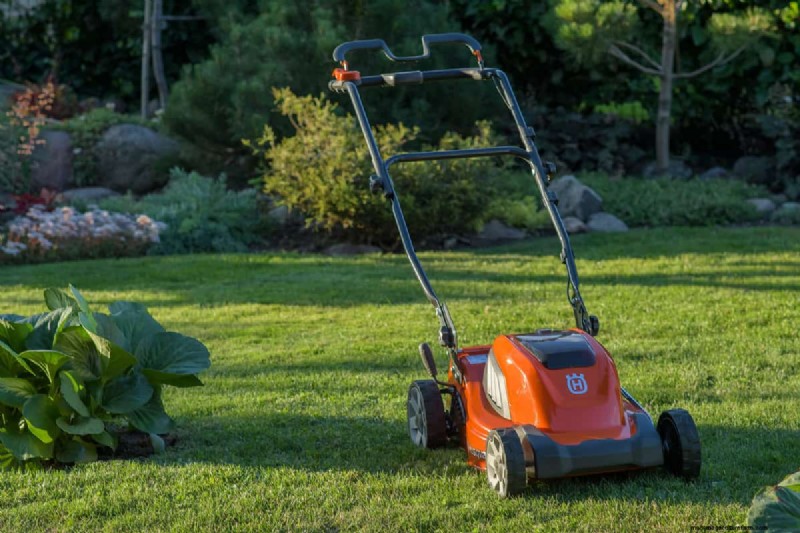 Beste olie voor Husqvarna-grasmaaiers:aanbevelingen en typen 