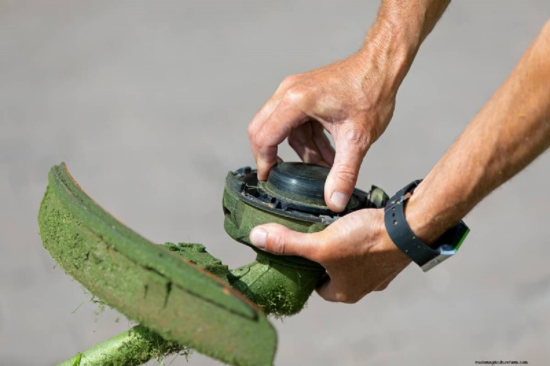Austausch der Kobalt-Weed-Eater-Saite:Eine Schritt-für-Schritt-Anleitung 