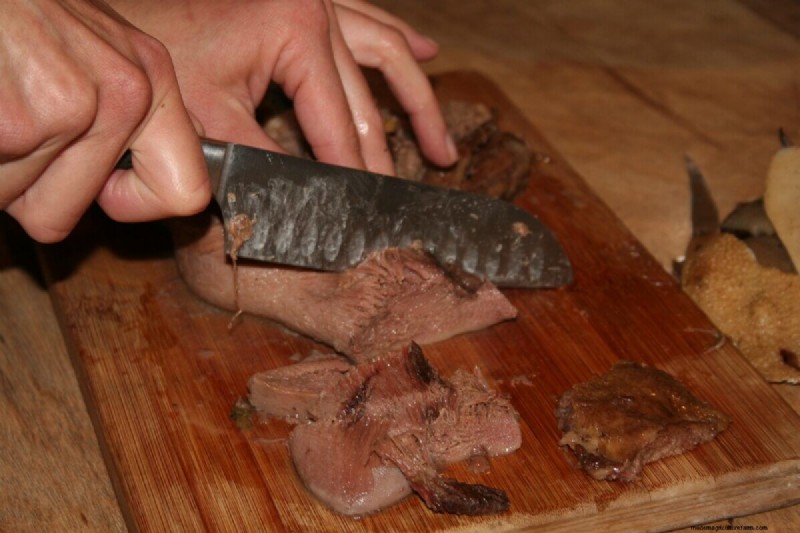 Rundvleestong:een uitgebreide gids voor voorbereiding en koken 
