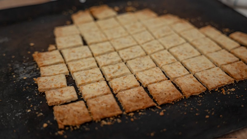 Gemakkelijke zelfgemaakte crackers:eenvoudig recept voor knapperige, smaakvolle snacks 