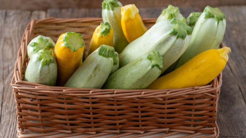 Quando raccogliere le zucchine:una guida al massimo sapore e consistenza 
