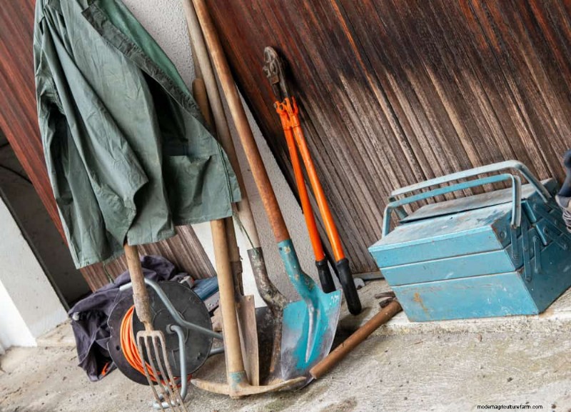 28 creatieve ideeën om oud tuingereedschap opnieuw te gebruiken in een prachtig buitendecor 