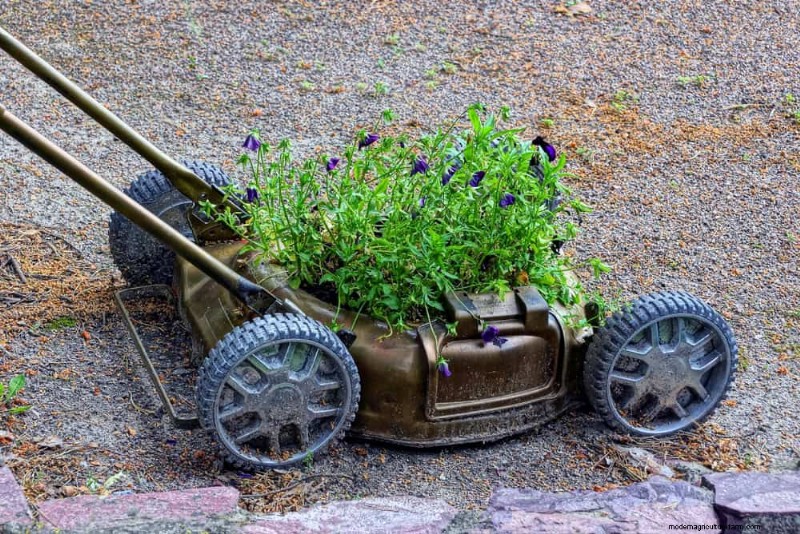 28 creatieve ideeën om oud tuingereedschap opnieuw te gebruiken in een prachtig buitendecor 