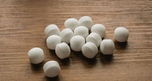 Kunnen mottenballen woelmuizen daadwerkelijk afstoten? Een praktische evaluatie 