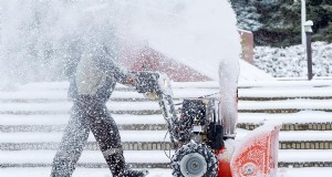 Pouvez-vous ranger votre souffleuse à neige électrique à l’extérieur ? Meilleures pratiques et conseils incontournables 